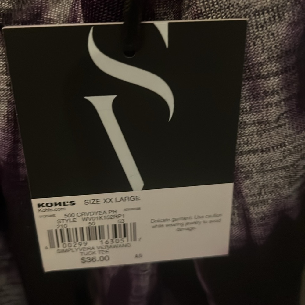 NWT- Vera Wang dressy 3/4 sleeve top - Picture 3 of 6